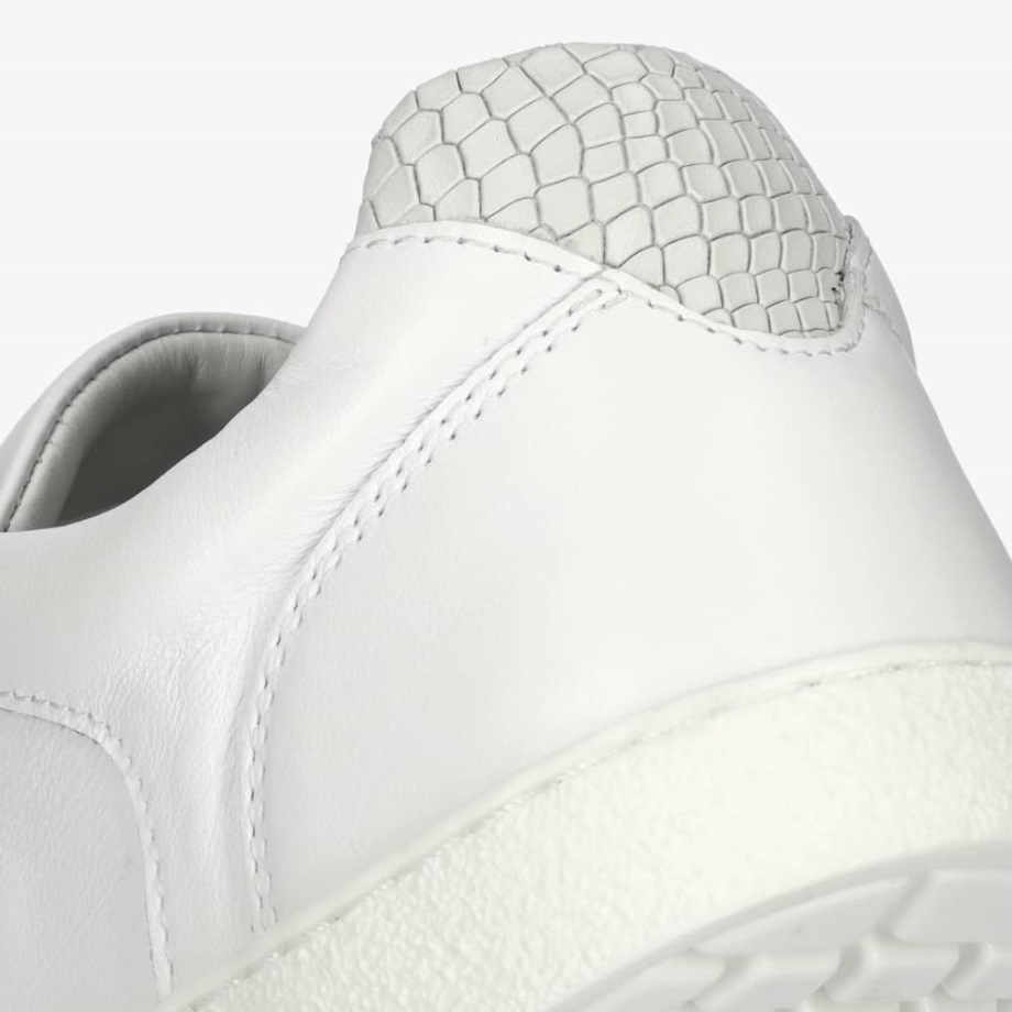 Groundies Suomi White Universe Käärme Naiset