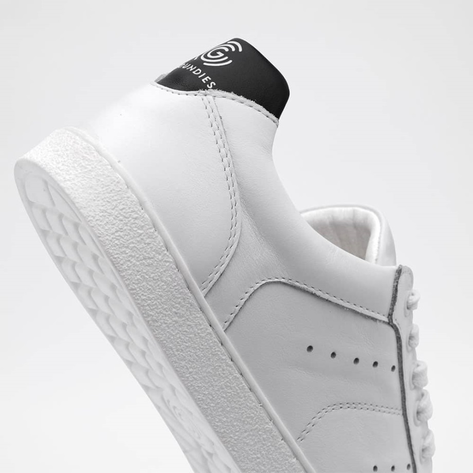 White/black Groundies Suomi Universe Regular Women