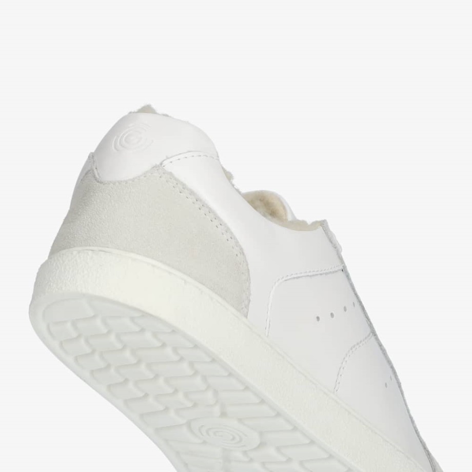 White Universe Fur Women Groundies Suomi